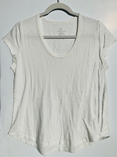 Charger l&#39;image dans la galerie, Simplicity shirt on hanger