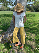 Cargar imagen en el visor de la galería, Model wearing Rooted shirt, size Small